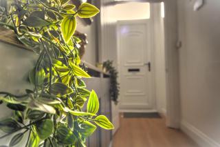 2 BED Comfy Cottage for Holidays and Contractors- parking - 7