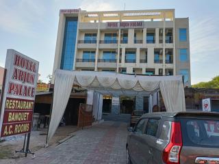 Hotel Arjun Palace - 1