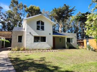 Casa Manuela - Casa En Barrio Privado San Benito, Chapadmalal Para 6 PAX Con Parrilla - Hola Sur - 0