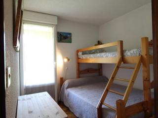 2 pièces, 4 pers, terrasse, rez-de-jardin, face aux pistes, proche centre, équipements inclus - FR-1-572-160 - 8