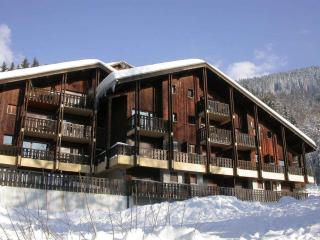 Appartement rénové 2 pièces, 6 pers, pieds des pistes, balcon est, proche commerces - FR-1-572-9 - 3