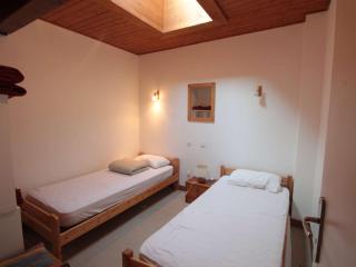 Appartement Duplex 4 pièces pour 6 pers, sur les pistes avec WiFi et parking, proche commerces - FR-1-572-62 - 5