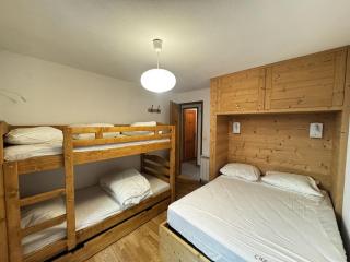 Appartement rénové 2 pièces, 6 pers, pieds des pistes, balcon est, proche commerces - FR-1-572-9 - 2