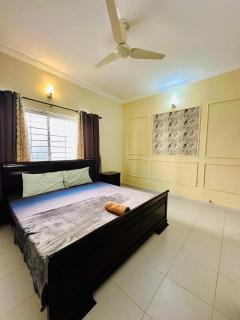 Luxury Villa Upper Portion - 8