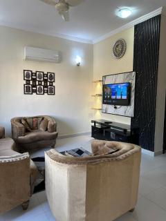 Luxury Villa Upper Portion - 7