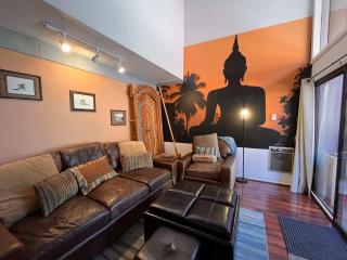 Cozy Studio with Loft at Mammoth Ski & Racquet Club, Hot Tub, Garage, 10 Min Walk to Ski Lifts - Mammoth Lakes - 3