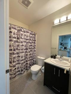 2 queen beds with laundry, full kitchen, walk in closet - 8