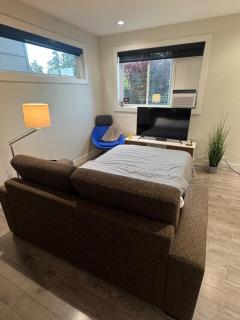 2 queen beds with laundry, full kitchen, walk in closet - 6