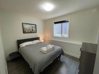 2 queen beds with laundry, full kitchen, walk in closet - 5