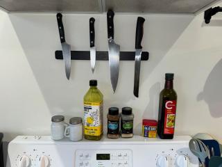 2 queen beds with laundry, full kitchen, walk in closet - 2