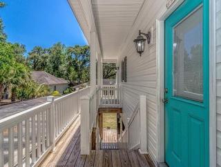 LIVIN' EASY - Our Way of Life, No Stress at the Beach - 7