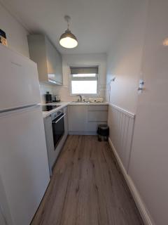 Chalet 319, Hemsby - Two bed chalet, sleeps 5, pet friendly, bed linen and towels included - 8