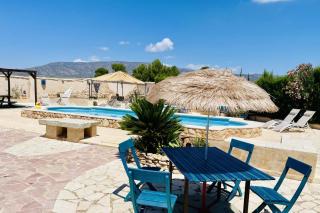 6 Bed House Sleeps 12 - Pool Hot Tub Fireplace - 4