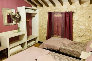 6 Bed House Sleeps 12 - Pool Hot Tub Fireplace - 3