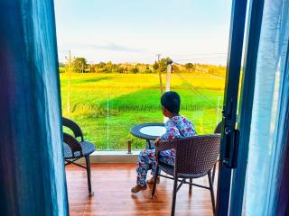 Saya's Abode - Railview Suites - 7