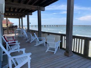 Meet Atlantis Oceanfront Seating at its Finest - 9