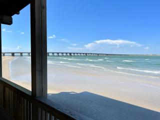 Meet Atlantis Oceanfront Seating at its Finest - 7