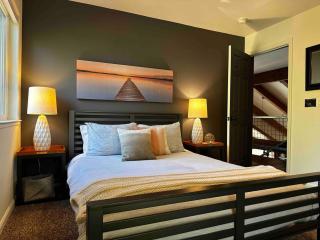 Creekside home with private waterfall & farm - 1