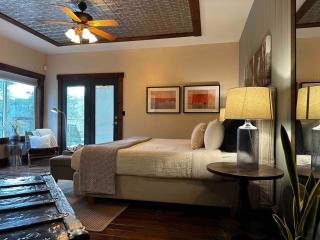 Creekside home with private waterfall & farm - 2