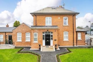 Northern Bank House Apartments by Escape Ordinary - 8