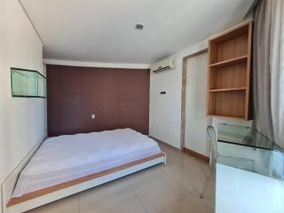 Flat mobiliado e bem localizado - 0