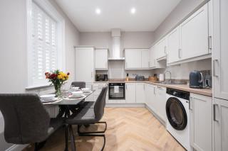 Northern Bank House Apartments by Escape Ordinary - 7