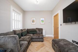 Northern Bank House Apartments by Escape Ordinary - 4