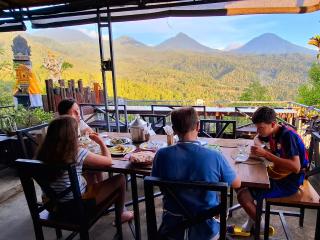 Arvian Homestay & Rooftop - 2