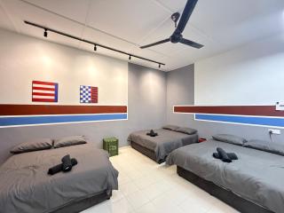 R3troHouse2 4BR 18PAX PS4, PoolTable in TOWN - 4