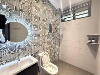 R3troHouse2 4BR 18PAX PS4, PoolTable in TOWN - 3