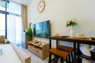 Bright Studio with Balcony the Gate, Masdar City - 9