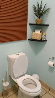 Contemporary living at UrbanZen Stays - 9