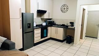 Contemporary living at UrbanZen Stays - 6