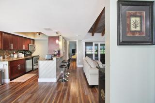 LuvLax Charming Golf Course Front Home - 3