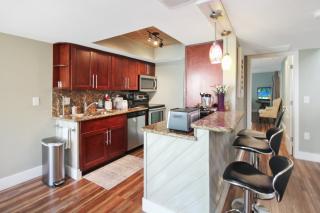 LuvLax Charming Golf Course Front Home - 1