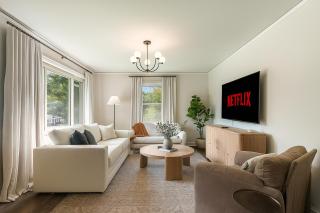 GVL Retreat with a Hot Tub, Sauna, Firepit and a Gameroom - 8