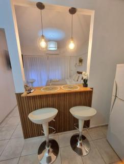 Centrally located and cozy apartment close to everything - 6