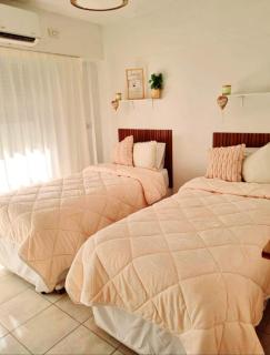 Centrally located and cozy apartment close to everything - 2