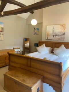 Kezbah 1, 22 the square centre of Dalston village - 8