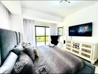 City Center, The Emerald, Views & Vibes - 8