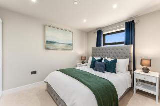 Luxury NEC and Birmingham Airport Apartment - 8