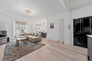 Comfortable 4 Bedroom Apartment - Hawick - 6