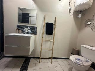 Studio accueillant aux Trois-Îlets, 30 m², piscine partagée - 4