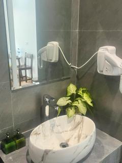 Tam Coc Mountain Light Homestay - 7