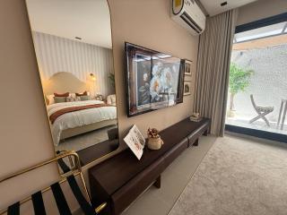 استديو كلاسيك بطابع حديث مع فناء خارجي بالقرب من البوليفارد- Classic studio with outdoor patio near the boulevard - 6