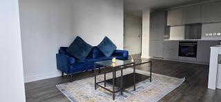 The Broad Street Residence Elegant Two-Bedroom Stay - 5