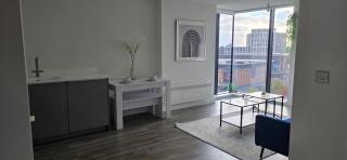 The Broad Street Residence Elegant Two-Bedroom Stay - 6