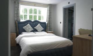 The Old Court House - 9