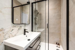 Entire Aparthotel Bold St 8 Apartments - 7