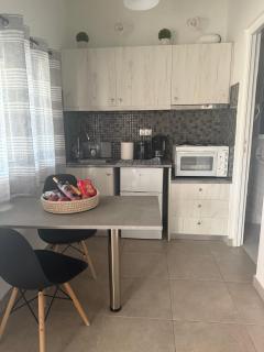 M & F HOUSE (παραλία Μαρκοπούλου Ωρωπού) - 2